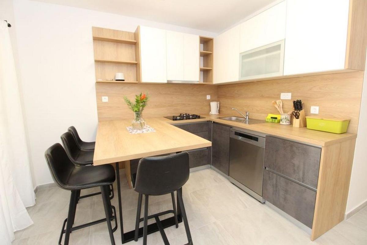 Apartments By The Sea Mandre, Pag - 6284 Kolan Exterior photo