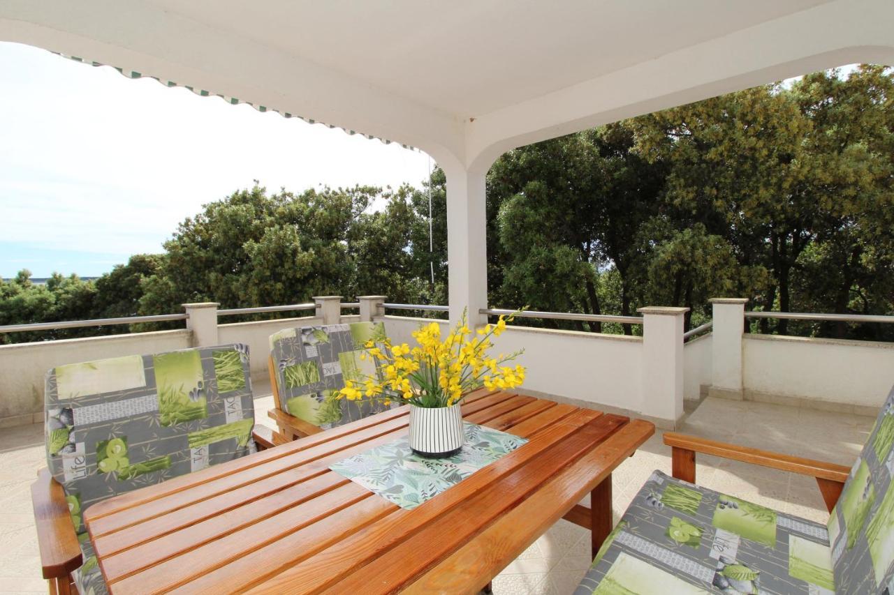 Apartments By The Sea Mandre, Pag - 6284 Kolan Exterior photo